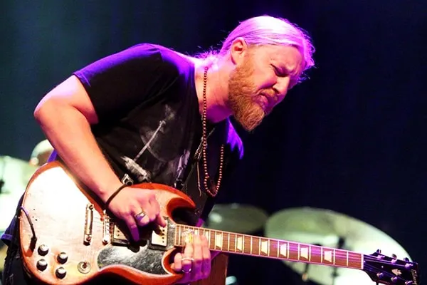 Derek Trucks may not be as well known as other names in this list but he is one of the best guitarists of all time as recognized by the guitar community