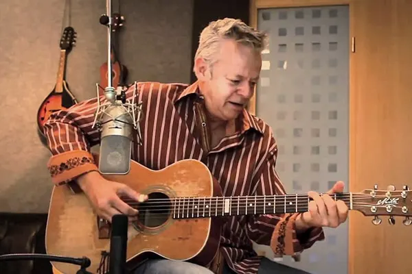 Tommy Emmanuel is easily one of the best guitar players of all time