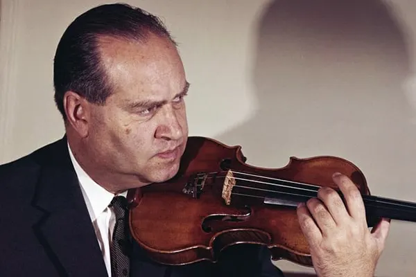 David Fyodorovich Oistrakh rose to fame during the Second World War, even performing for the troops and factory workers at the front lines.