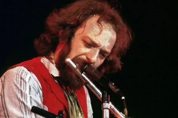 Ian Andersan is known for being the vocalist and rock music flute player in the band Jethro Tull.