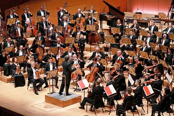 The Los Angeles Philharmonic are a modern and very contemporary and innovative symphony orchestra.