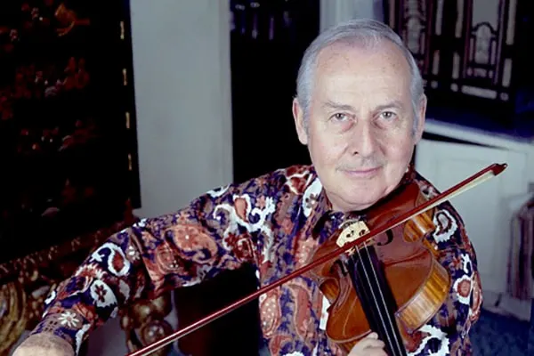 Stephane Grappelli is one of the artists that introduced the Swing genre to the world, maknig him one of the most influential violinists ever.